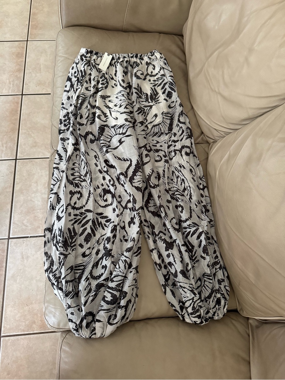Anthropologie Maude Club Talia Balloon Wide-Leg Pants. Size S. MSRP $115 - Picture 14 of 17